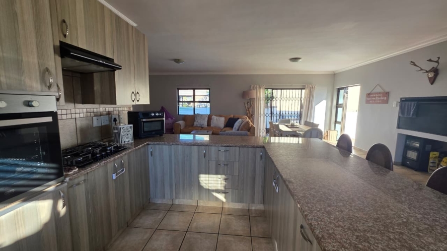 3 Bedroom Property for Sale in Country Club Western Cape